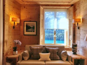 Creating a Cozy Home: The Best Home Goods for Comfort